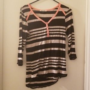 3/4 sleeve t-shirt